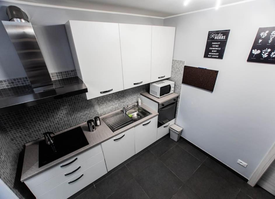 Modern Loft Center Of Turin + Jacuzzi 30M Metro Apartamento Collegno Exterior foto