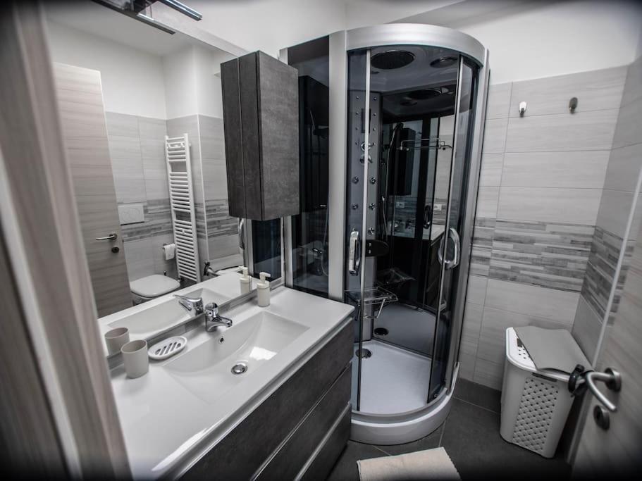 Modern Loft Center Of Turin + Jacuzzi 30M Metro Apartamento Collegno Exterior foto