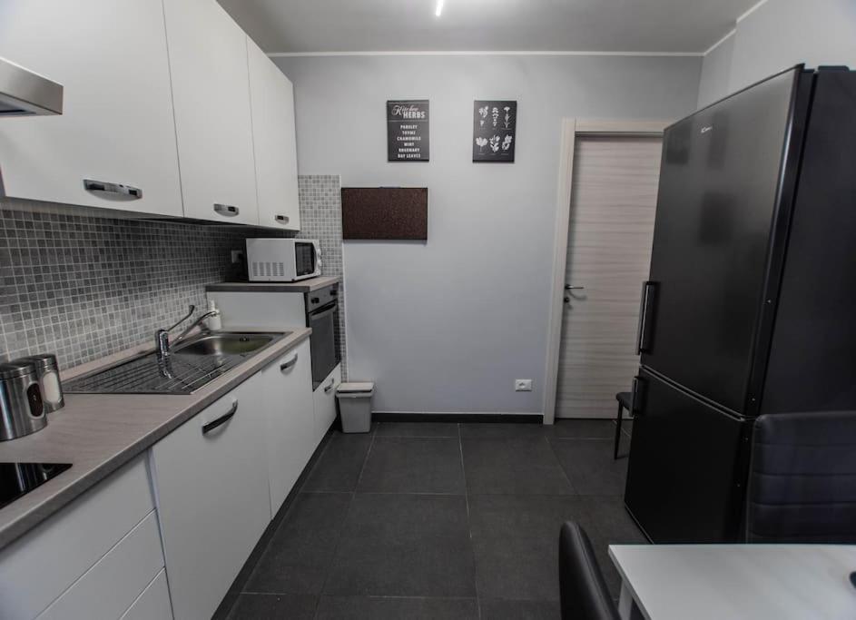Modern Loft Center Of Turin + Jacuzzi 30M Metro Apartamento Collegno Exterior foto
