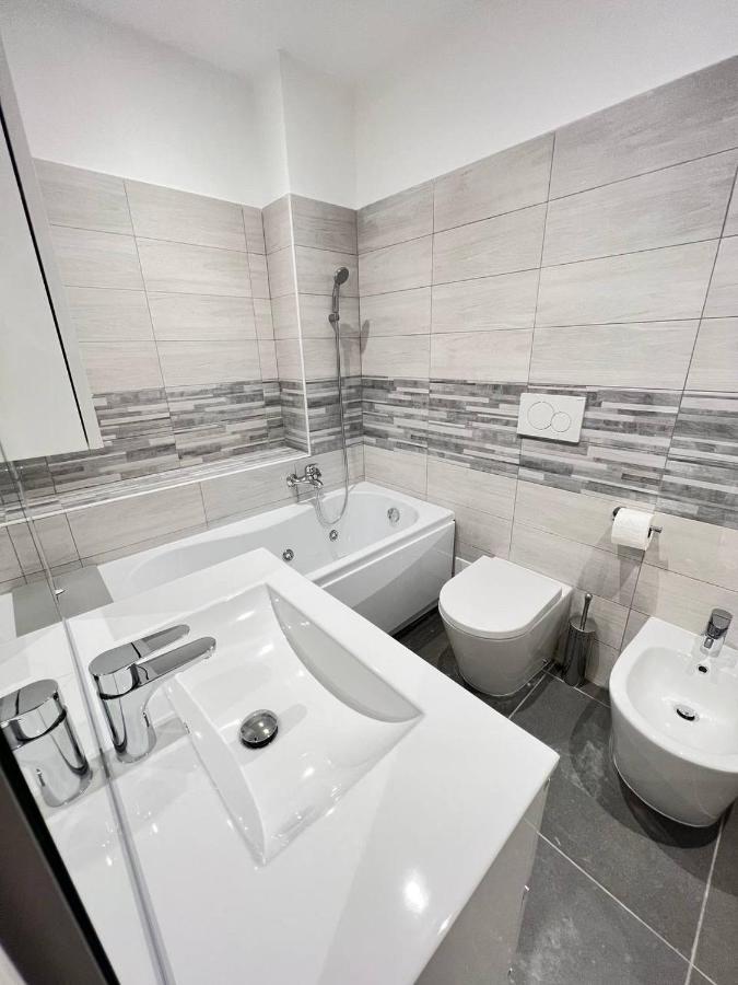 Modern Loft Center Of Turin + Jacuzzi 30M Metro Apartamento Collegno Exterior foto